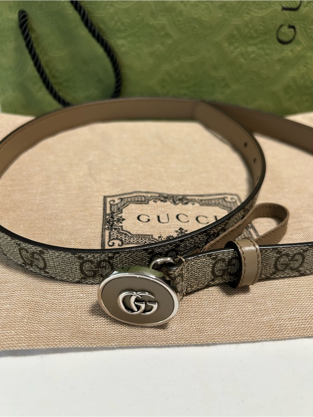 Gucci Women’s Beige Brown GG Logo Leather Belt NWOT Gucci size 85 Size 28/6